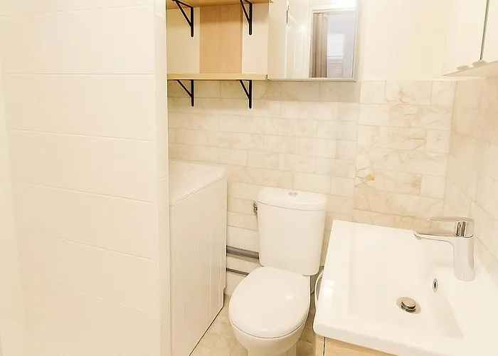 Bright With Stunning Open View 16, Dauphine Paris